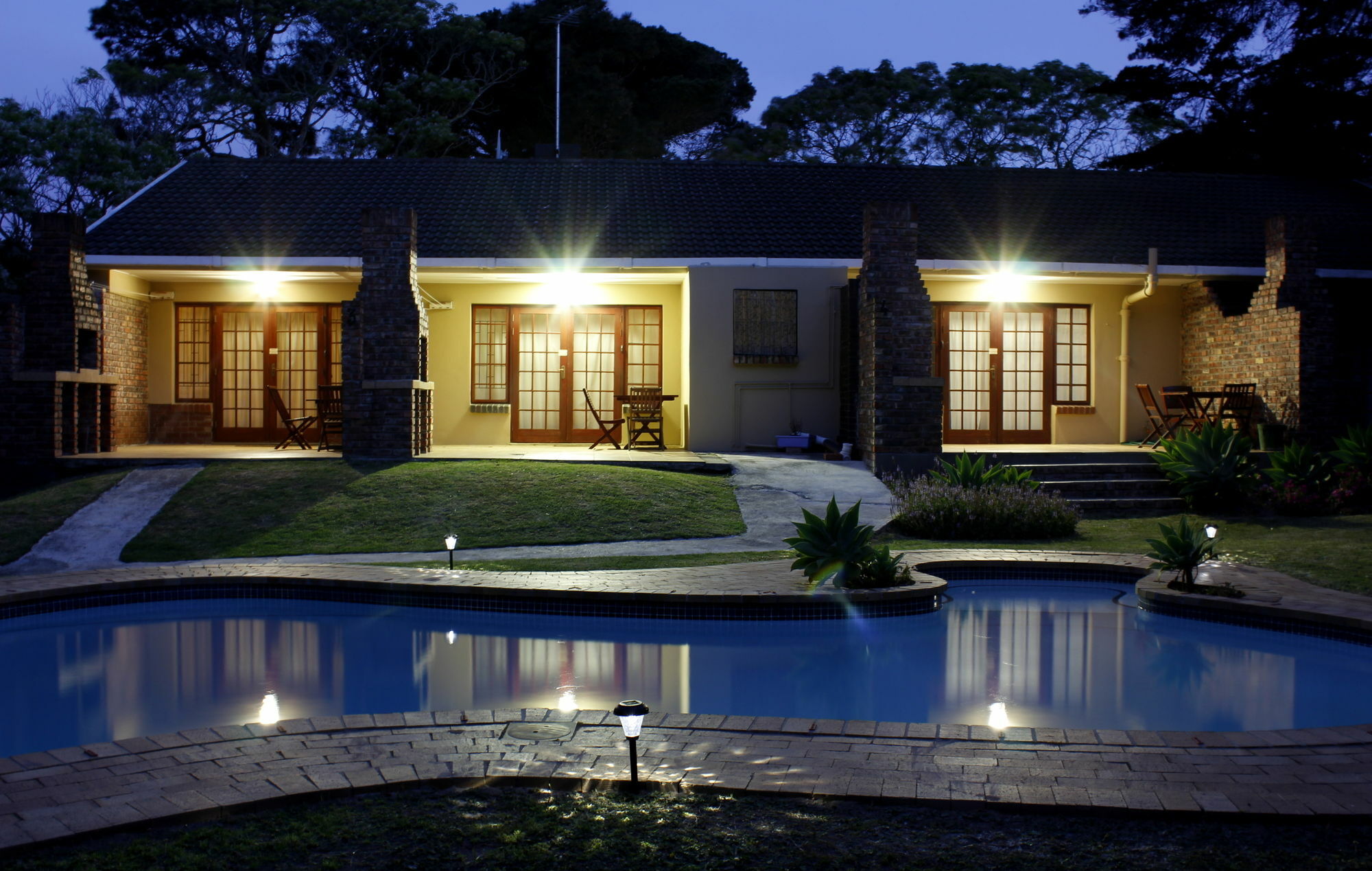 African Aquila Guest Lodge Glendinningvale エクステリア 写真